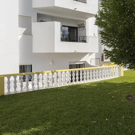 Areias De Sao Joao 2br - Shared Pool & Terrace, By Hopstays アルブフェイラ