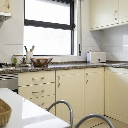 Areias De Sao Joao 2br - Shared Pool & Terrace, By Hopstays البوفيرا