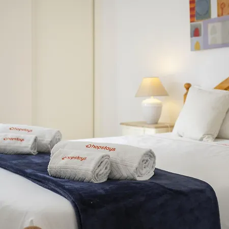 Lejlighed Areias De Sao Joao 2br - Shared Pool & Terrace, By Hopstays
