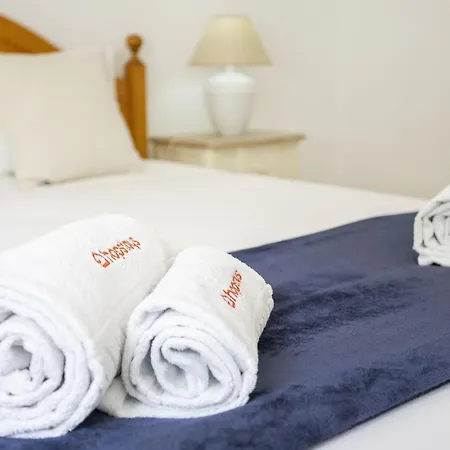 Lejlighed Areias De Sao Joao 2br - Shared Pool & Terrace, By Hopstays