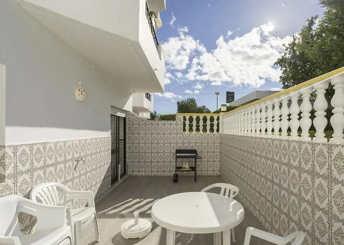 Areias De Sao Joao 2br - Shared Pool & Terrace, By Hopstays 公寓 阿尔布费拉