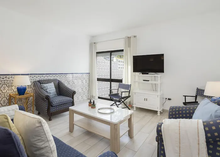 公寓 Areias De Sao Joao 2br - Shared Pool & Terrace, By Hopstays *