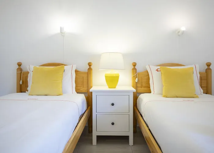 Areias De Sao Joao 2br - Shared Pool & Terrace, By Hopstays *