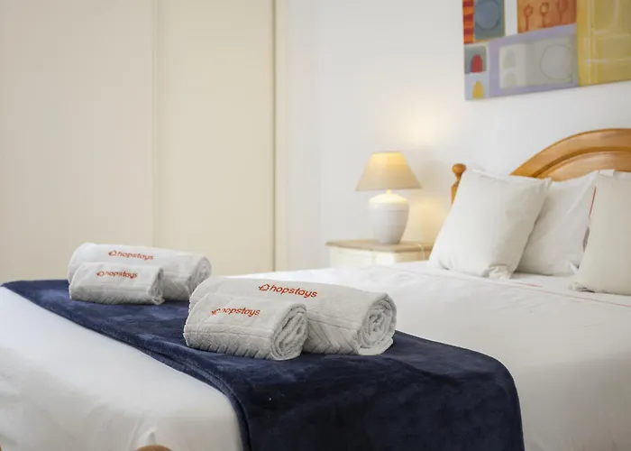 公寓 Areias De Sao Joao 2br - Shared Pool & Terrace, By Hopstays