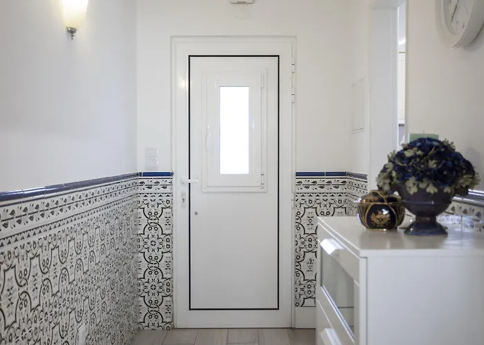 Areias De Sao Joao 2br - Shared Pool & Terrace, By Hopstays 阿尔布费拉