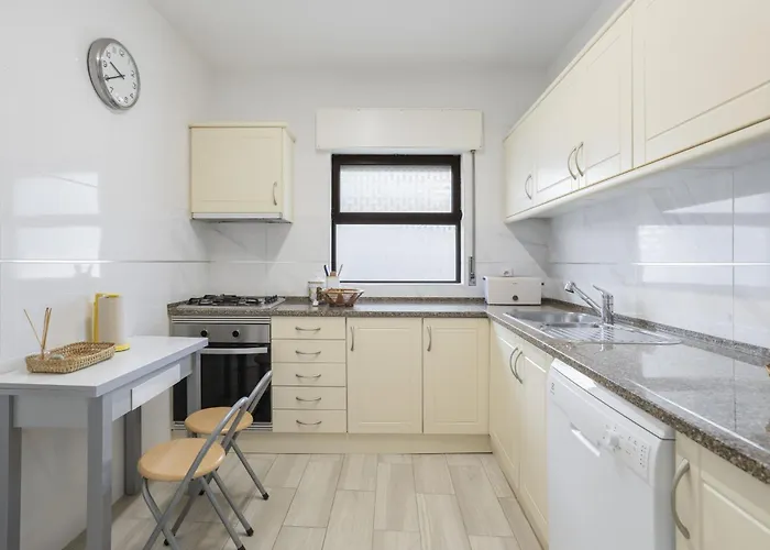 Areias De Sao Joao 2br - Shared Pool & Terrace, By Hopstays 公寓 阿尔布费拉