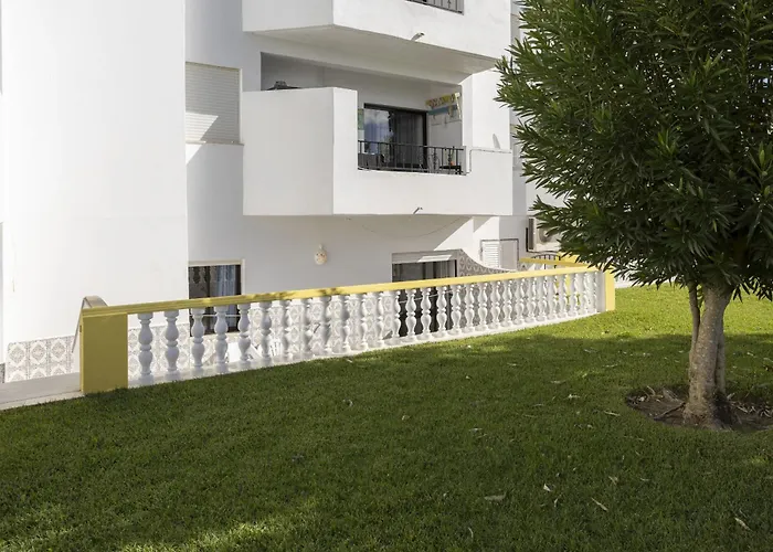 Areias De Sao Joao 2br - Shared Pool & Terrace, By Hopstays 阿尔布费拉