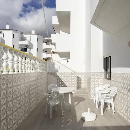 Areias De Sao Joao 2br - Shared Pool & Terrace, By Hopstays 阿尔布费拉